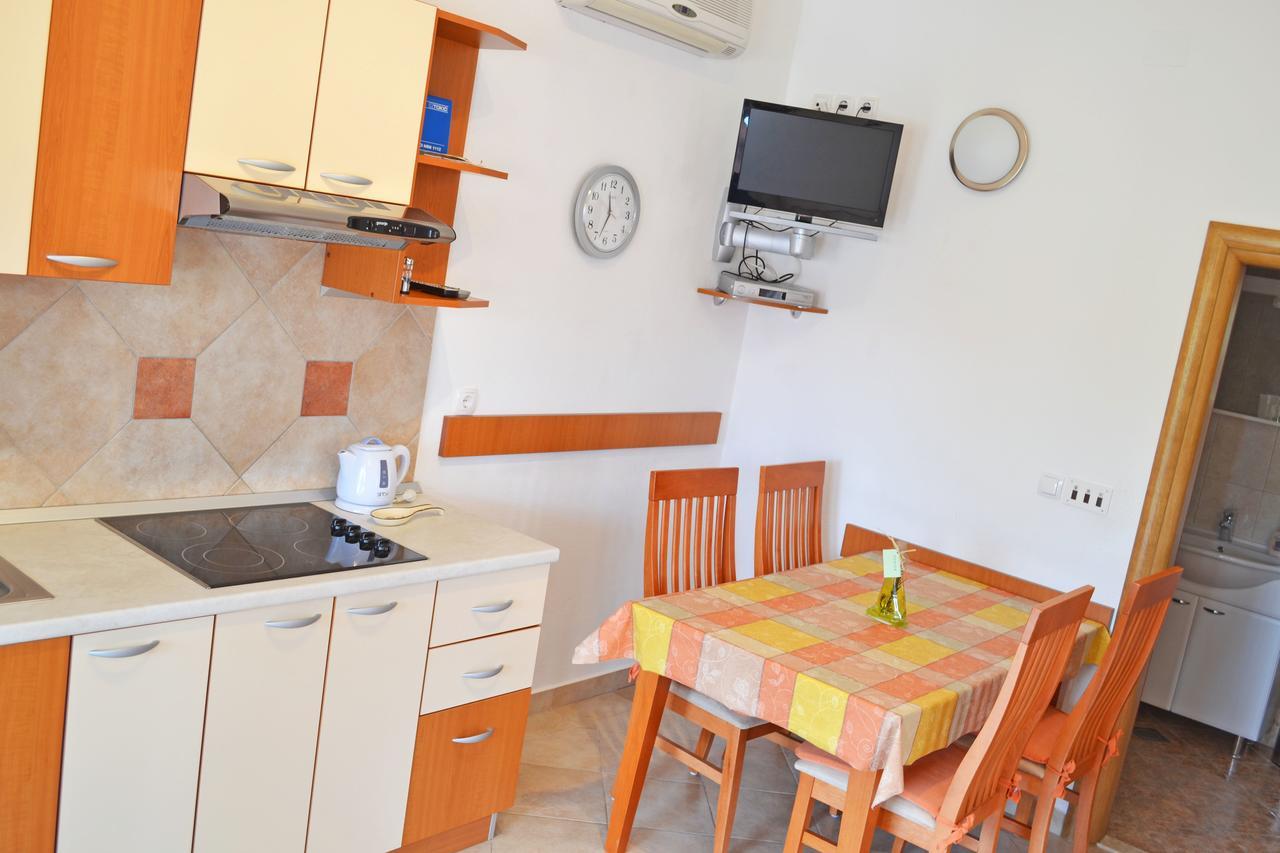 Apartments Milka Vodice Eksteriør billede