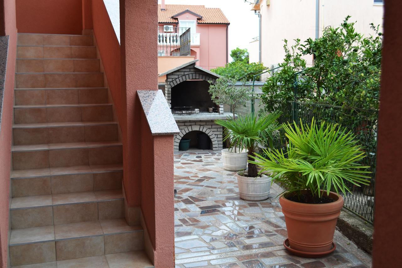 Apartments Milka Vodice Eksteriør billede